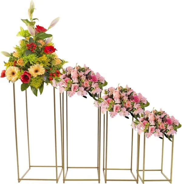Set de 4 vases dorés à panneau métallique