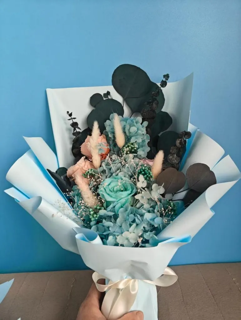 Bouquet de fleurs sechées bleu