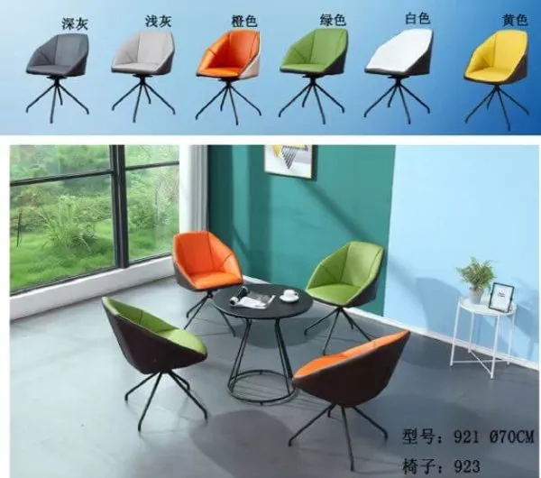 Chaise 923 pieds en fer, coloris au choix