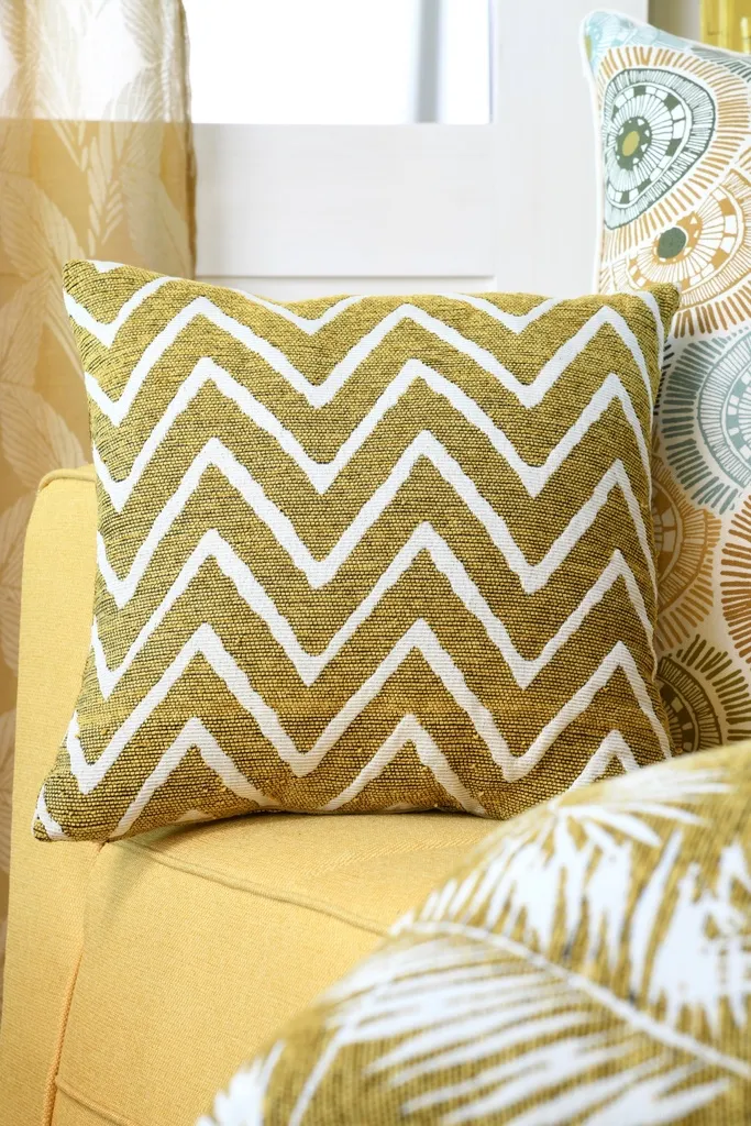 Coussin orphea 40X40 curry 100% pe