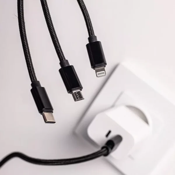 Cable USB Triplug 3-en-1 USB-A vers Micro-USB / USB-C / Lightning - NOIR – Image 4