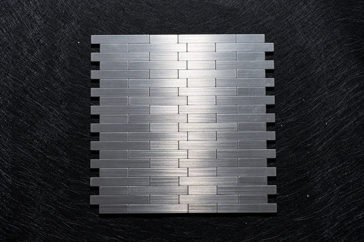 Mosaïque adhésive / MOS-JS-031-1 Dimension pour 1 feuille: 298*292'3 mm Apportez une touche moderne à vos murs avec ces carreaux autocollants au design 3D élégant. Effet pierre réaliste Design en forme irrégulière avec texture brillante effet marbre Apporte un look raffiné aux cuisines et salles de bains Facile à installer Dos autocollant : se pose directement sur les surfaces lisses et sèches Aucune colle ni outil nécessaire Polyvalent Parfait pour crédence de cuisine, murs de douche, plans de travail Convient également à la décoration de meubles Résistant et facile à nettoyer Matériaux durables, imperméables et anti-moisissure Se nettoie facilement avec un chiffon humide