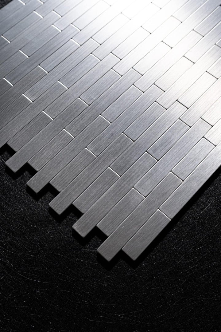Mosaïque adhésive / MOS-JS-031-1 Dimension pour 1 feuille: 298*292'3 mm Apportez une touche moderne à vos murs avec ces carreaux autocollants au design 3D élégant. Effet pierre réaliste Design en forme irrégulière avec texture brillante effet marbre Apporte un look raffiné aux cuisines et salles de bains Facile à installer Dos autocollant : se pose directement sur les surfaces lisses et sèches Aucune colle ni outil nécessaire Polyvalent Parfait pour crédence de cuisine, murs de douche, plans de travail Convient également à la décoration de meubles Résistant et facile à nettoyer Matériaux durables, imperméables et anti-moisissure Se nettoie facilement avec un chiffon humide – Image 3