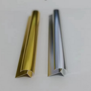 Profilé angle externe pour panneau mural PVC / LT303 Profilé d'angle externe en aluminium à utiliser entre deux panneaux PVC