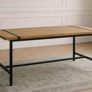 Table à manger Febbra / LY-N1292T Structure en panneau de particules et MDF coloris chêne, piétement en métal noir. Dimensions : 180x90xH75cm Table vendue seule, chaises disponible ref LY-N1289C